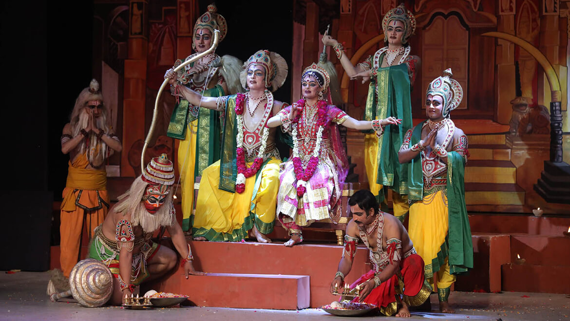 Ramlila Tragedy: Actor, Amresh Mahajan, Dies On Stage While Performing As Dashrath Due To Cardiac Arrest In Himachal